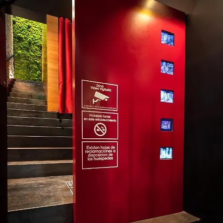 The Black Boutique -- Turistea 4*