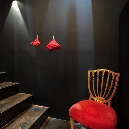 The Black Boutique -- Turistea سرقسطة