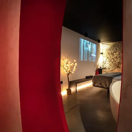 The Black Boutique -- Turistea 4* סרגוסה