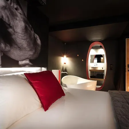The Black Boutique -- Turistea فندق 4*