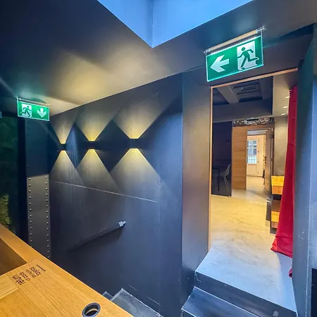 ホテル The Black Boutique -- Turistea 4*
