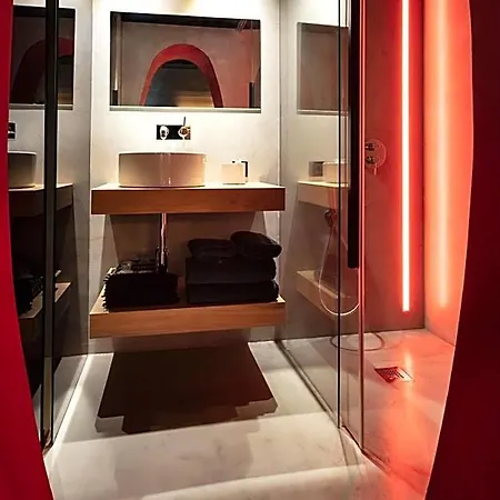 The Black Boutique -- Turistea 4*